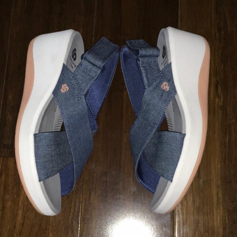 [ CLOUDSTEPPERS ] by Clarks Cross-Strap Wedges